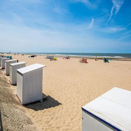 With View, Ostend , Cleaning Included Apartment *
