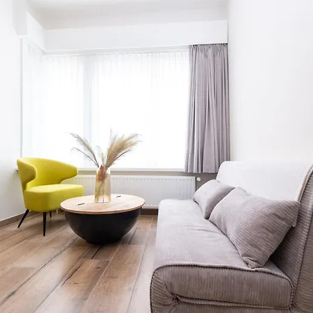 Daire With View, Ostend , Cleaning Included *