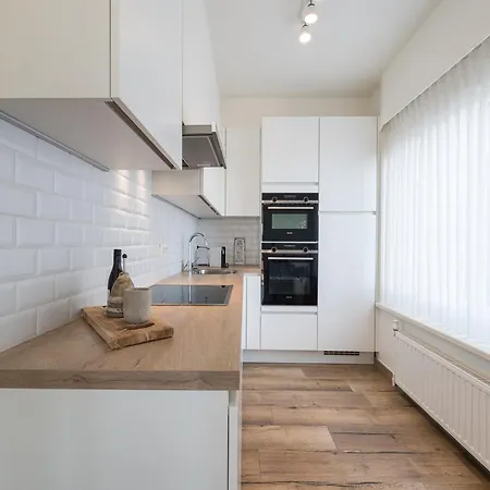 Daire With View, Ostend , Cleaning Included Middelkerke