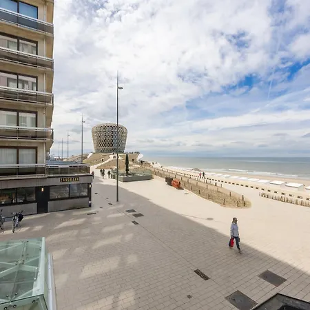 Apartment With View, Ostend , Cleaning Included Middelkerke